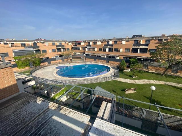 Casa adosada en Venta en Facultad de Medicina