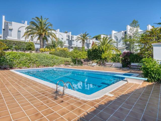 Casa adosada en Venta en Fenals