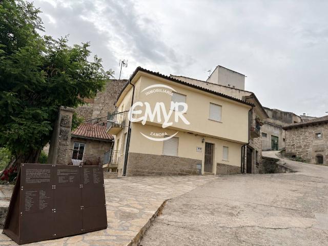 Casa adosada en Venta en Fermoselle