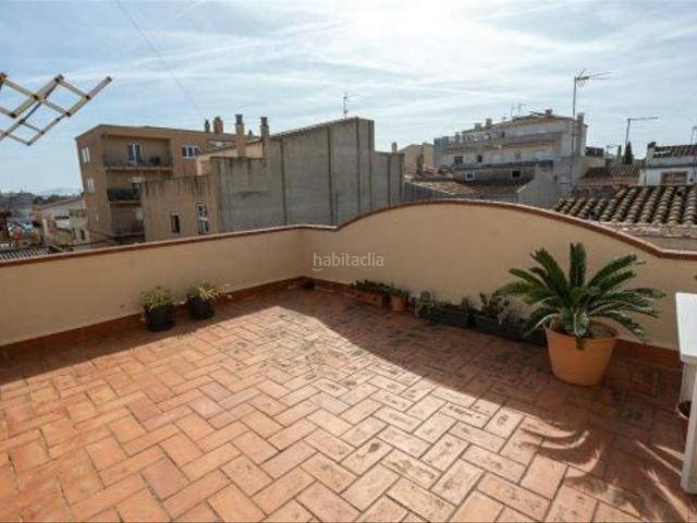 Casa adosada en venta en Figueres, Carretera de Roses Fossos. Casa en perfecto estado en el centro de Figueres. Casas adosadas.