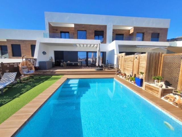 Casa adosada en venta en Finestrat, Balcón de Finestrat Terra Marina. ESPECTACULAR ADOSADO CON PRIVACIDAD, PISCINA, PARKING Y VISTAS AL MAR. Casas adosadas.