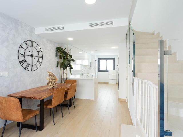 Casa adosada en venta en Finestrat, Balcón de Finestrat Terra Marina. Precioso Adosado semi nuevo en Finestrat. Casas adosadas.