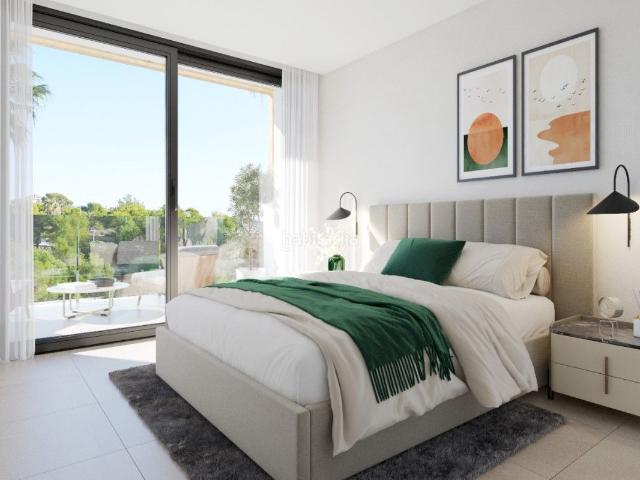 Casa adosada en venta en Finestrat, Golf Bahía. Casa adosada de 3 dormitorios y 3 baños con piscina y jardín en Finestrat. Casas adosadas.