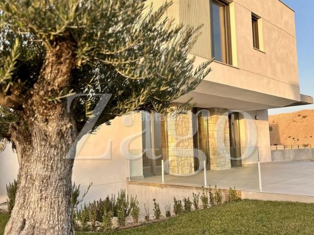 Casa adosada en venta en Finestrat, Golf Bahía. Casas adosadas.