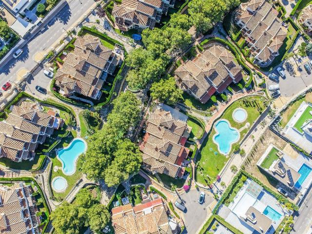 Casa adosada en venta en Finestrat, Golf Bahía. ADOSADO ESQUINERO REFORMADO CON ACCESO DIRECTO A PISCINA EN SIERRA CORTINA. Casas adosadas.