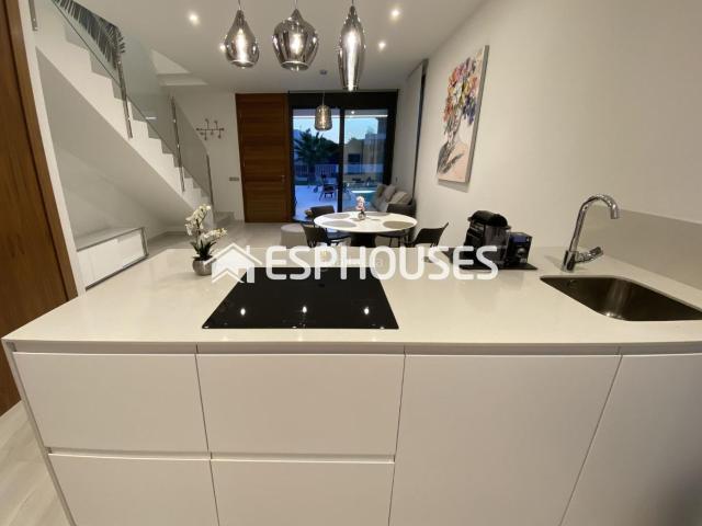 Casa adosada en venta en Finestrat, Golf Bahía. Adosado Seaview I en Finestrat. Casas adosadas.
