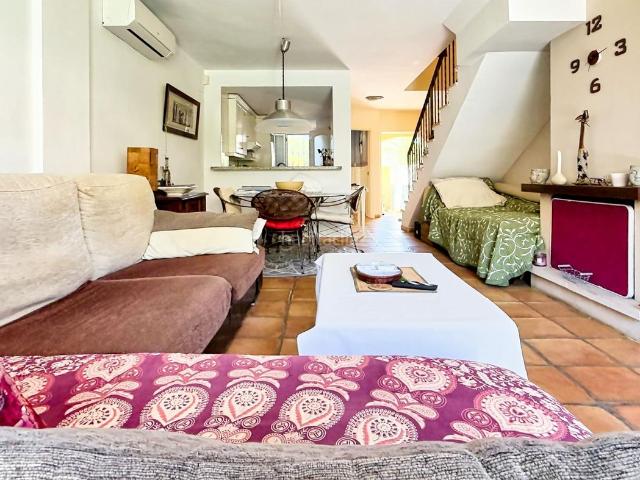 Casa adosada en venta en Finestrat, Golf Bahía. Encantador Adosado en Finestrat Urbanización Bahia Golf. Casas adosadas.