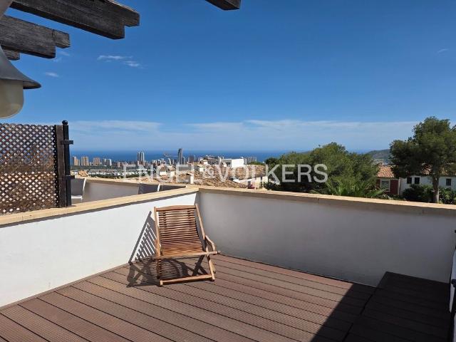Casa adosada en venta en Finestrat, Golf Bahía. Encantador adosado situado en la zona de Golf Bahía. Casas adosadas.