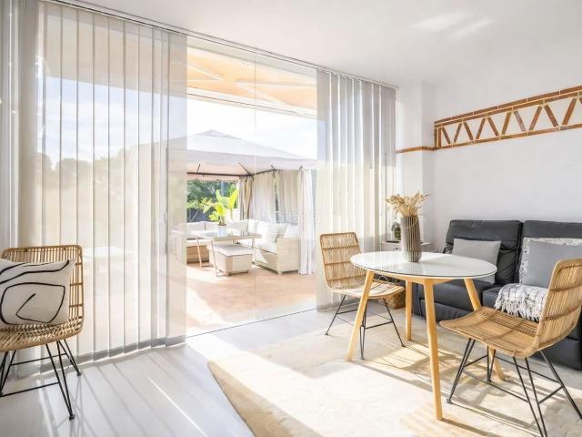 Casa adosada en venta en Finestrat, Golf Bahía. Vida Mediterránea Exclusiva en Sierra Cortina Finestrat. Casas adosadas.