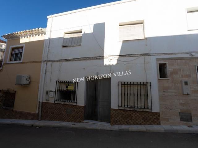 Casa adosada en Venta en Fines
