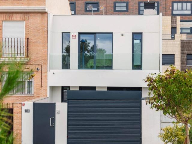 Casa adosada en Venta en Flaçà
