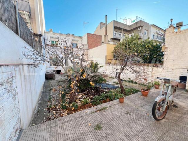 Casa adosada en venta en Franqueses del Vallès Les. con garaje y patio de 90m². Casas adosadas Franqueses del Vallès.
