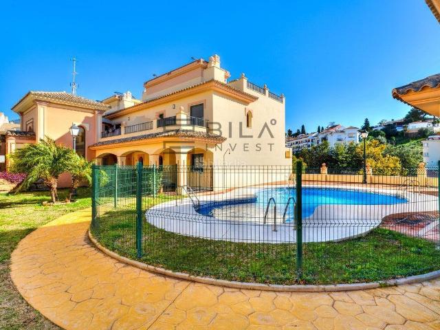 Casa adosada en venta en Fuengirola, Los Pacos. Casa en venta en Urb. Las Flores, Los Pacos en Fuengirola. Casas adosadas.