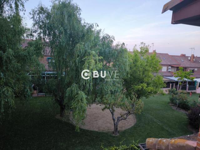 Casa adosada en venta en Fuenlabrada, La Serna. BUVE VENDE CHALET CON REFERENCIA 46654. Casas adosadas.