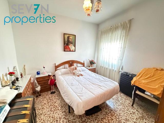 Casa adosada en venta en Fuensalida. CASA ADOSADA PARA ENTRAR A VIVIR! 3 DORMITORIOS 1 BAÑO. MUY BUENA UBICACION. Casas adosadas.