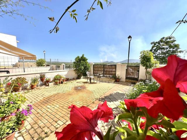 Casa adosada en Venta en Fuente de Piedra