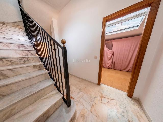 Casa adosada en venta en Fuente Vaqueros. Casa o chalet adosado en calle Alhambra, Fuente Vaqueros. Casas adosadas Fuente.