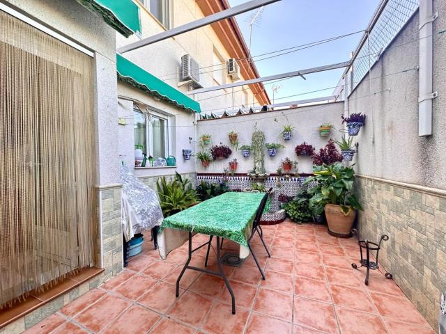 Casa adosada en venta en Fuente Vaqueros. Fantástica vivienda en venta en Fuente Vaqueros Lista para entrar a vivir!. Casas adosadas Fuente.