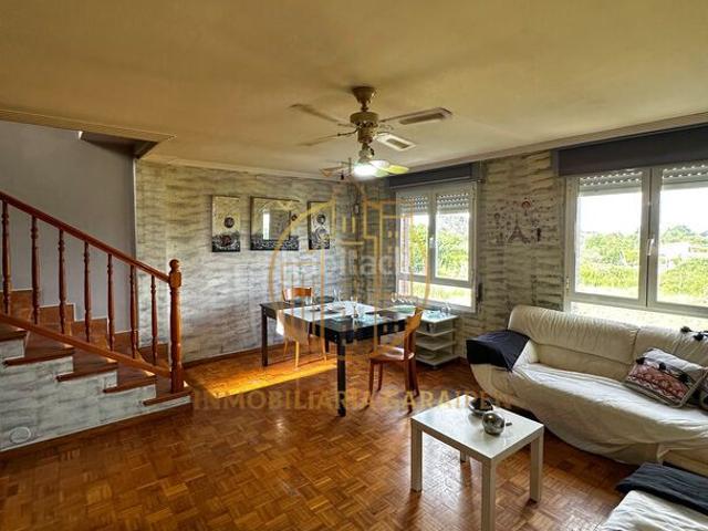 Casa adosada en venta en Funes. AMPLIA VIVIENDA CON GARAJE, JARDÍN Y GRANDES POSIBILIDADES EN FUNES. Casas adosadas.