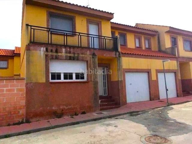 Casa adosada en venta en Hormigos. Casas adosadas.