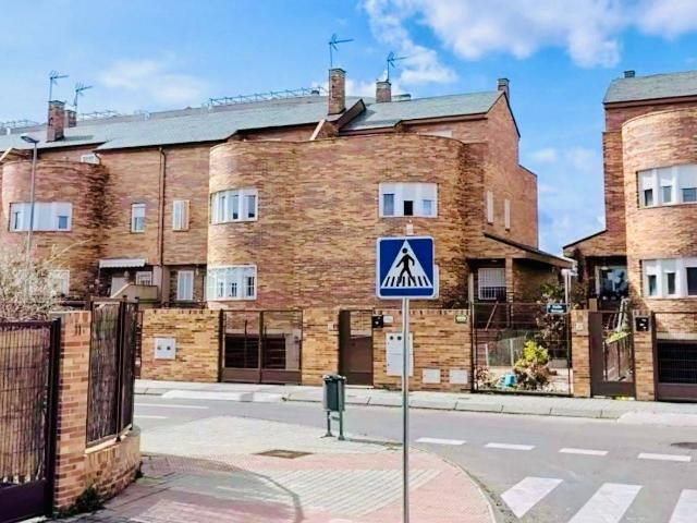 Casa adosada en Venta en Hospital