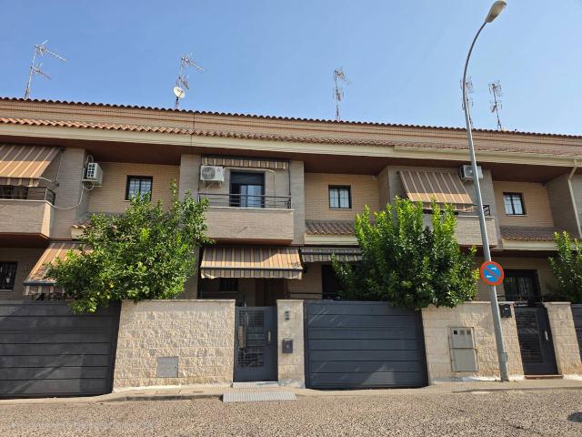 Casa adosada en Venta en Hospital Nuevo Centro de Talavera de la Reina