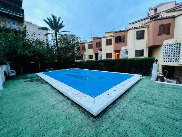 Casa adosada en Venta en Heliópolis