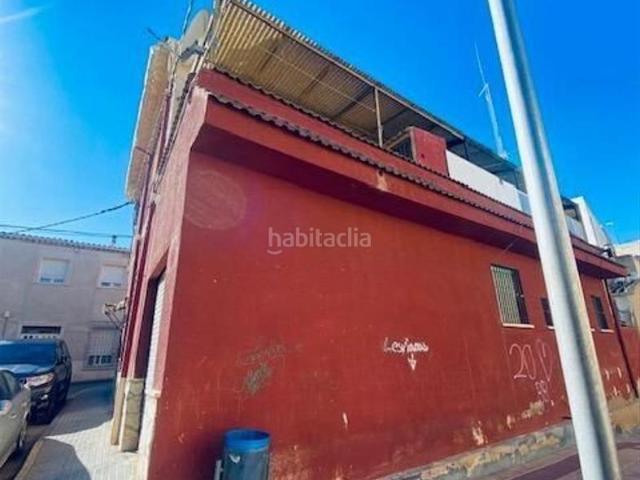 Casa adosada en venta en Hellín. API LUNA AB VENDE ADOSADO EN HELLIN CALLE ALFARERIAS. Casas adosadas.