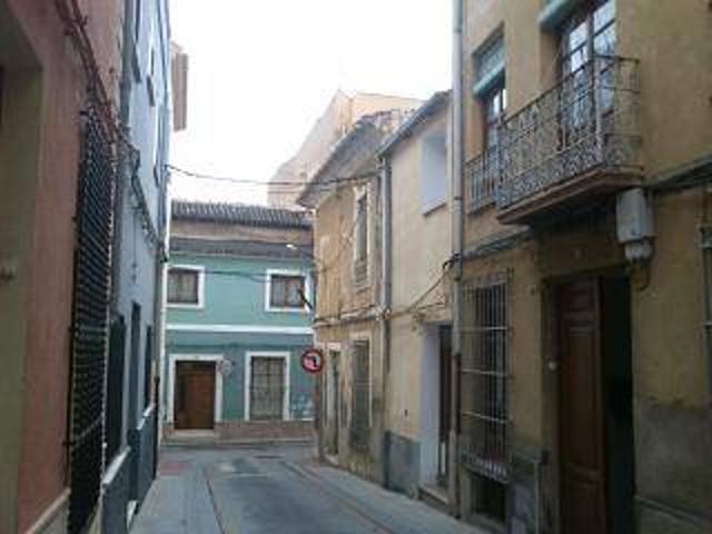 Casa adosada en Venta en Hellín