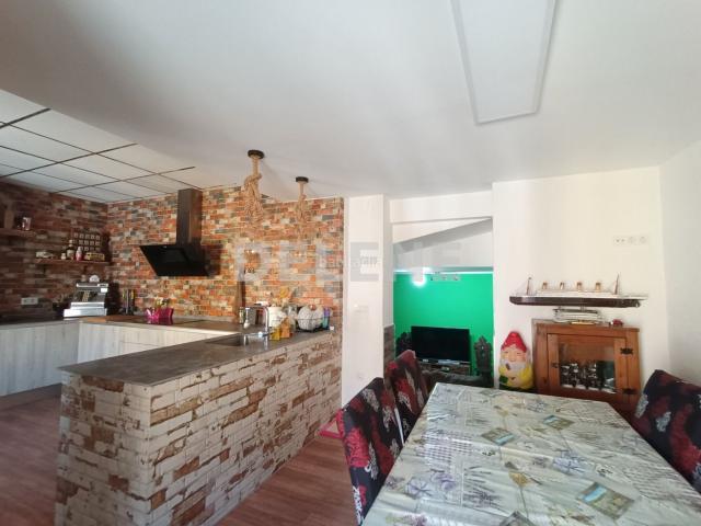 Casa adosada en venta en Hellín. 2638 CASA CON TERRAZA, PISCINA LA RIBERA. Casas adosadas.