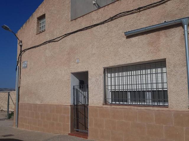 Casa adosada en Venta en Hellín