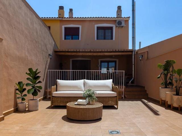 Casa adosada en Venta en Hellín