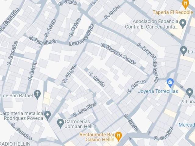 Casa adosada en Venta en Hellín