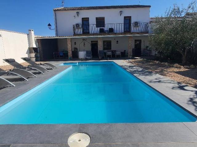 Casa adosada en Venta en Hellín
