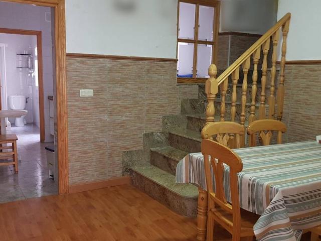Casa adosada en Venta en Hellín