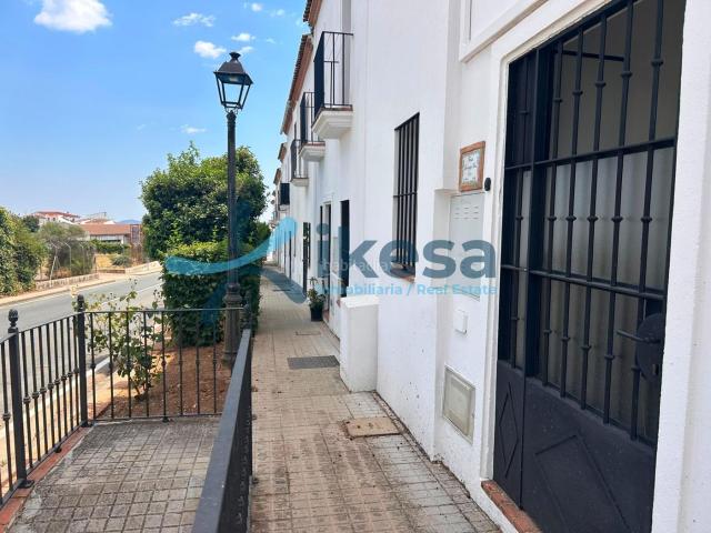 Casa adosada en venta en Higuera de la Sierra. Venta de casa Adosada en Higuera de la Sierra, Huelva. Venta en Período Flash. Casas adosadas Higuera de la.