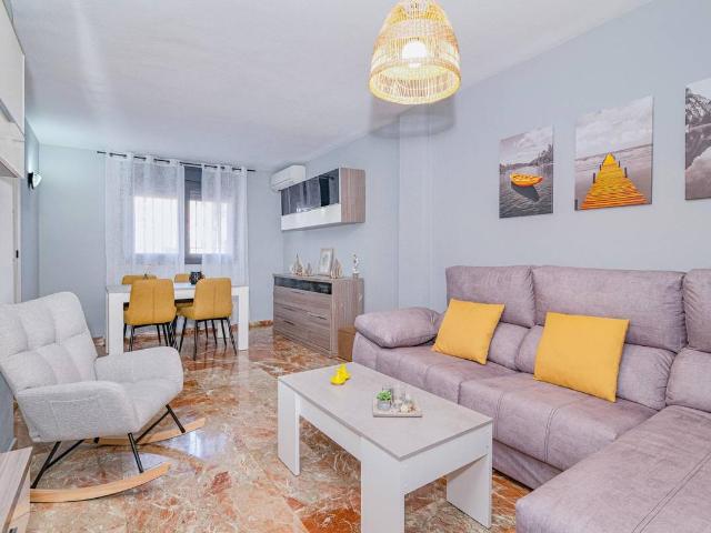 Casa adosada en Venta en Híjar