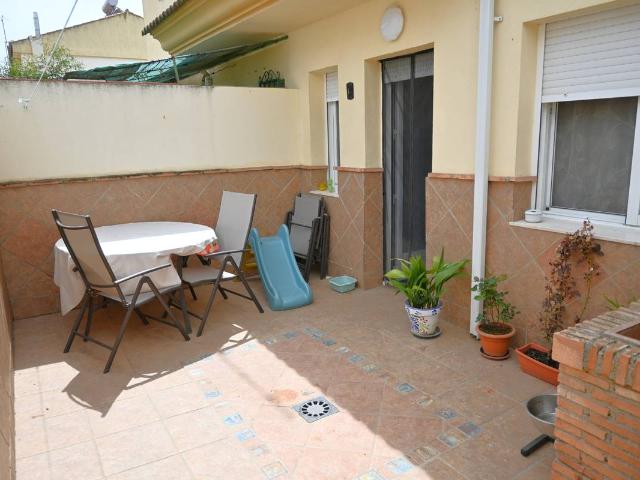 Casa adosada en Venta en Híjar