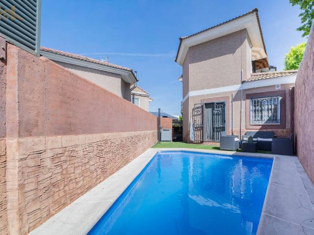 Casa adosada en Venta en Hispanoamérica Comunidades