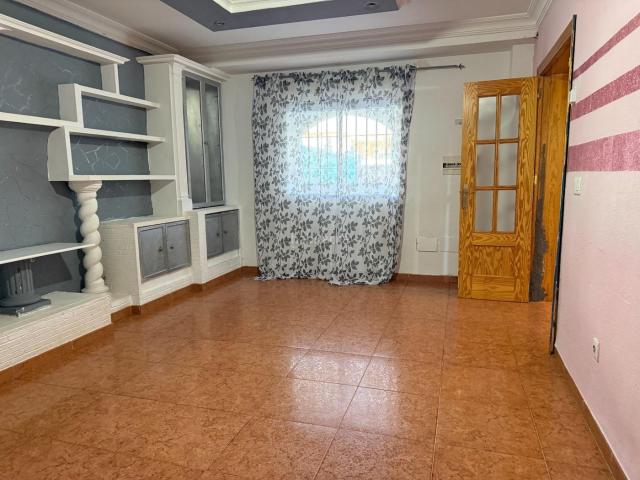 Casa adosada en venta en Huércal de Almería. Dúplex de 4 Dormitorios y 2 baños con dos Grandes terrazas. Casas adosadas Huércal de.