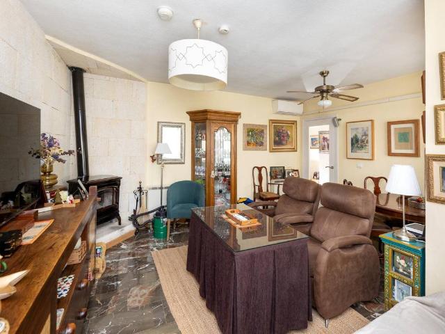 Casa adosada en Venta en Huétor Vega