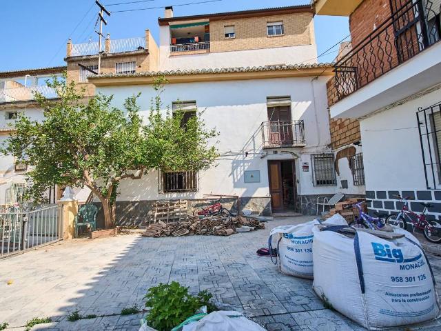 Casa adosada en Venta en Huétor Vega