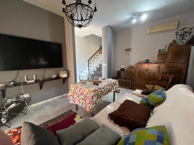 Casa adosada en venta en Huévar. Venta de adosado en Huévar del Aljarafe. Casas adosadas.