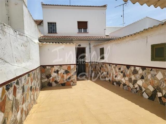 Casa adosada en venta en Humilladero. Casas adosadas.