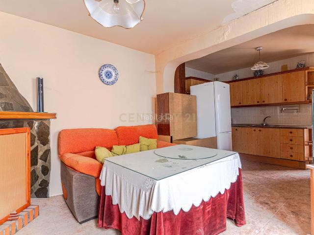 Casa adosada en venta en Íllora. CASA PAREADA CON LOCAL EN ÍLLORA. Casas adosadas.