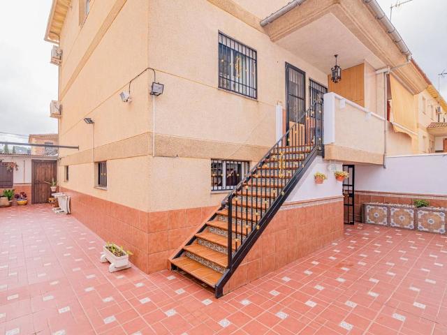 Casa adosada en Venta en Íllora