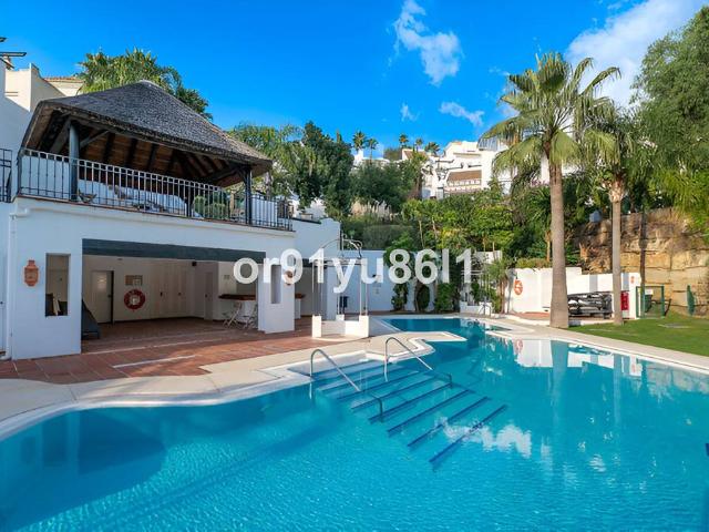Casa adosada en Venta en Istán