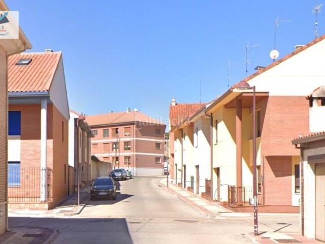Casa adosada en venta en Íscar. Venta casa adosada en Iscar Valladolid. Casas adosadas.
