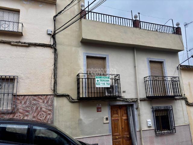 Casa adosada en Venta en Jódar
