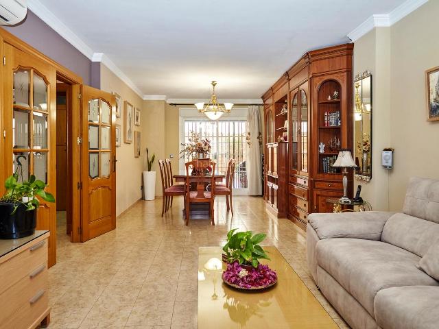 Casa adosada en venta en Jaén, Renfe Bulevar 1ª y 2ª Fase. CASA EN BULEVAR EN PARCELA DE 162 M. Casas adosadas.